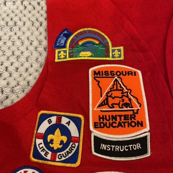 Vintage Boy Scout felt vest with 17 patches - Picture 2 of 10